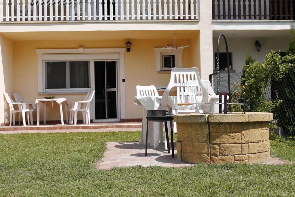 Fausztland Apartments Zamardi Bagian luar foto