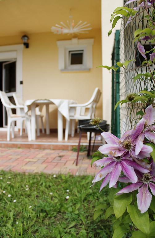 Fausztland Apartments Zamardi Bagian luar foto